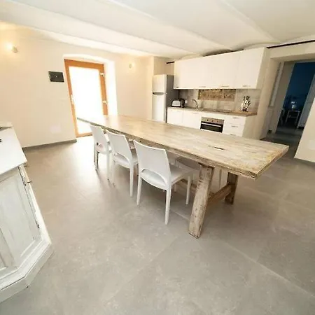 Borgo Degli Artisti Boutique Serricciolo