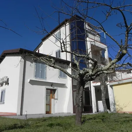 Borgo Degli Artisti Boutique 아파트호텔 3*