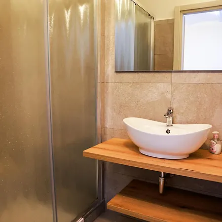 Borgo Degli Artisti Boutique 3* Serricciolo